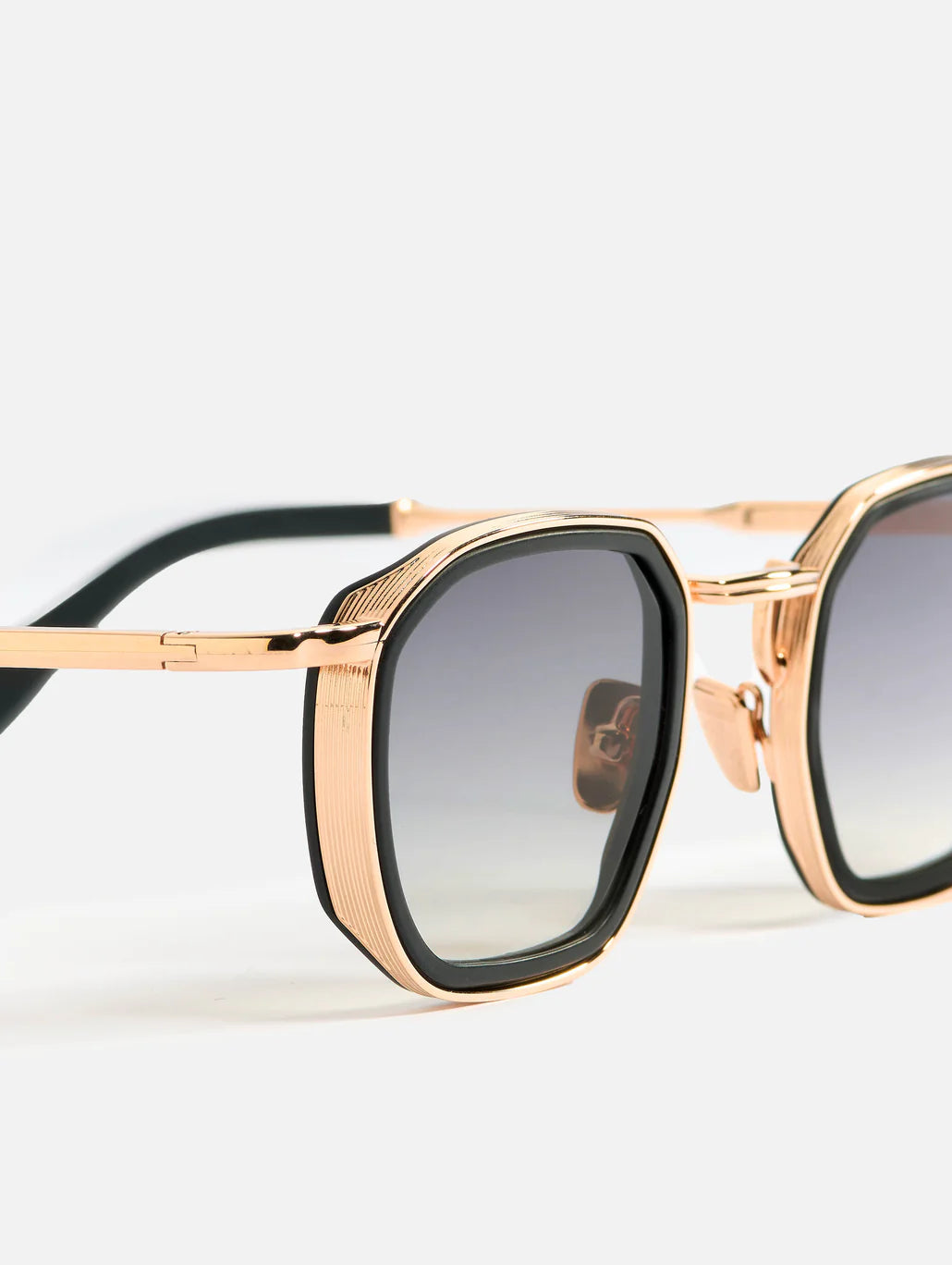 Lunette de soleil John Dalia Leo c114